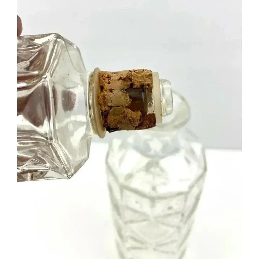 VTG Cut Glass‎ Decanter Liquor Wine Bottle Diamond Pattern 11.5